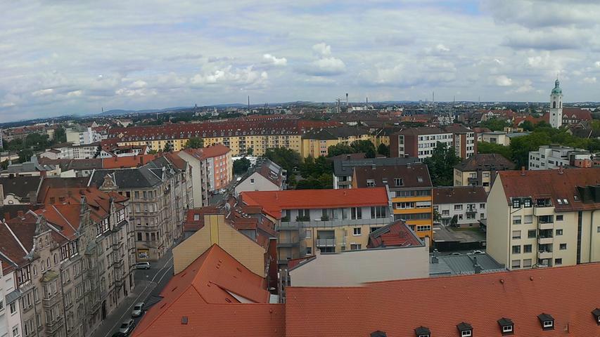 Blick vom Turm der Paulskirche über die Südstadt in Richtung Nürnberg