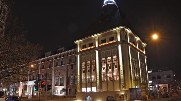 Die frühere Humbser-Brauerei an der Schwabacher Straße, heute unter dem Namen "Malzböden" Heimat für Geschäfte, Dienstleister und die Fürther Nachrichten