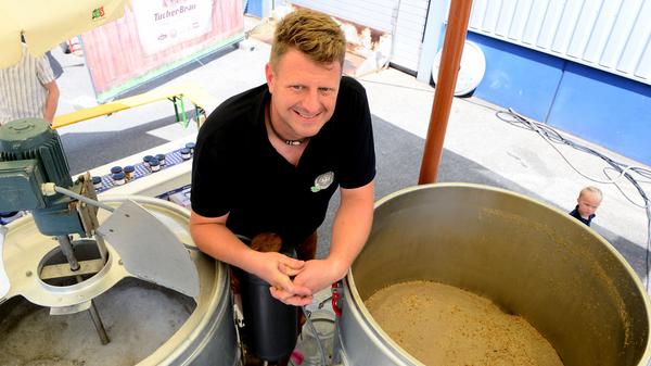 Ein Blick ins Innere der modernen Tucher-Brauerei, die im äußersten Süden der Südstadt, direkt auf der Grenze zu Nürnberg entstand.