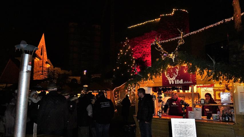 Normalerweise lockt die Burg zahlreiche Besucher an, doch in diesem Jahr kann der Weihnachtsmarkt in Parsberg nicht stattfinden.
