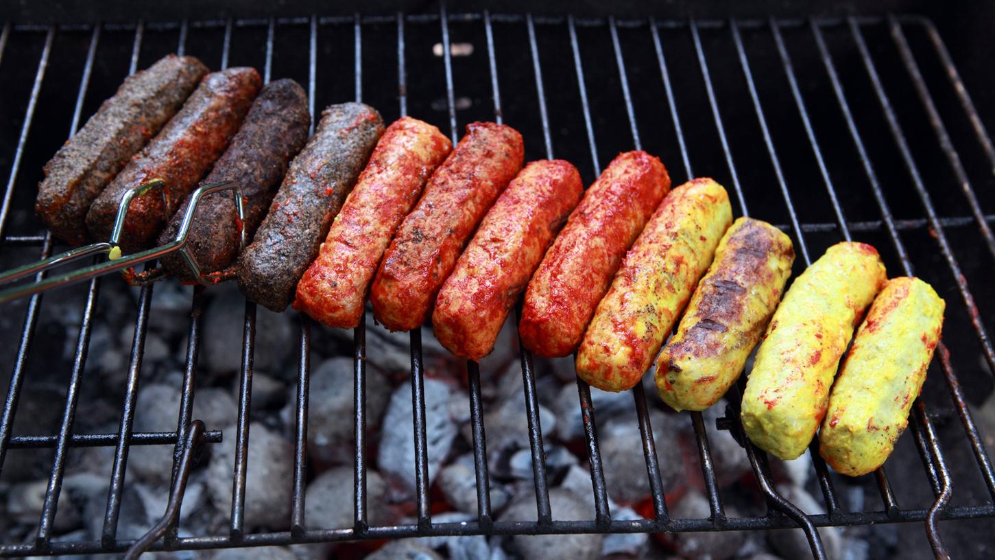 Vegane Würstchen vom Grill. Für viele längst eine schmackhafte Alternative.
Vegane Würstchen vom Grill. Für viele längst eine schmackhafte Alternative.