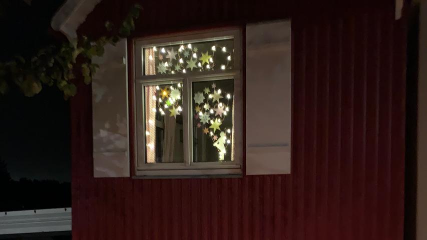 Ob im Fenster oder im Vorgarten - leuchtende Laternen und Lichter sorgten in Wald und Unterwurmbach für heimelige Atmosphäre.