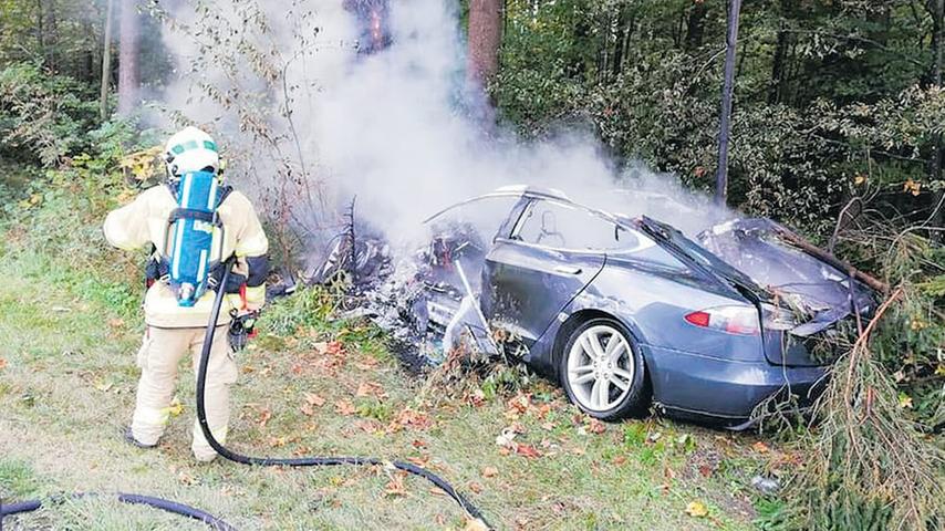 Fahrzeugbrand: Wie gefährlich sind Elektroautos?