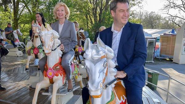 Markus Söder mit Julia Lehner auf dem Nürnberger Frühlingsfest 2019.