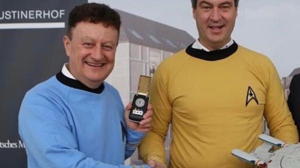 Söder verkündet mit diesem Bild am 1. August 2017, dass das Deutsche Museum in Nürnberg kommt.