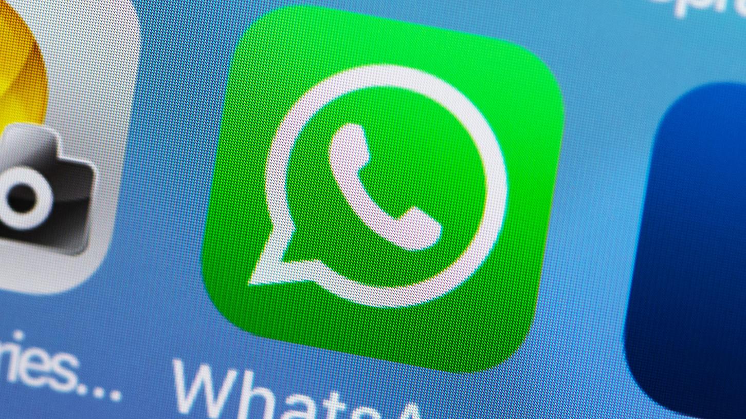 Lange war es angekündigt, nun sollen sie erscheinen: WhatsApp führt ablaufende Nachrichten ein.
Lange war es angekündigt, nun sollen sie erscheinen: WhatsApp führt ablaufende Nachrichten ein.