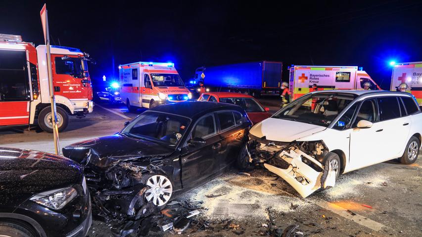 Mehrere Autos beteiligt: Fünf Verletzte nach Unfall in Eggolsheim