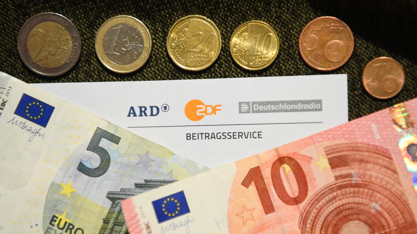 Jeder Haushalt in Deutschland muss den Rundfunkbeitrag bezahlen.
Jeder Haushalt in Deutschland muss den Rundfunkbeitrag bezahlen.