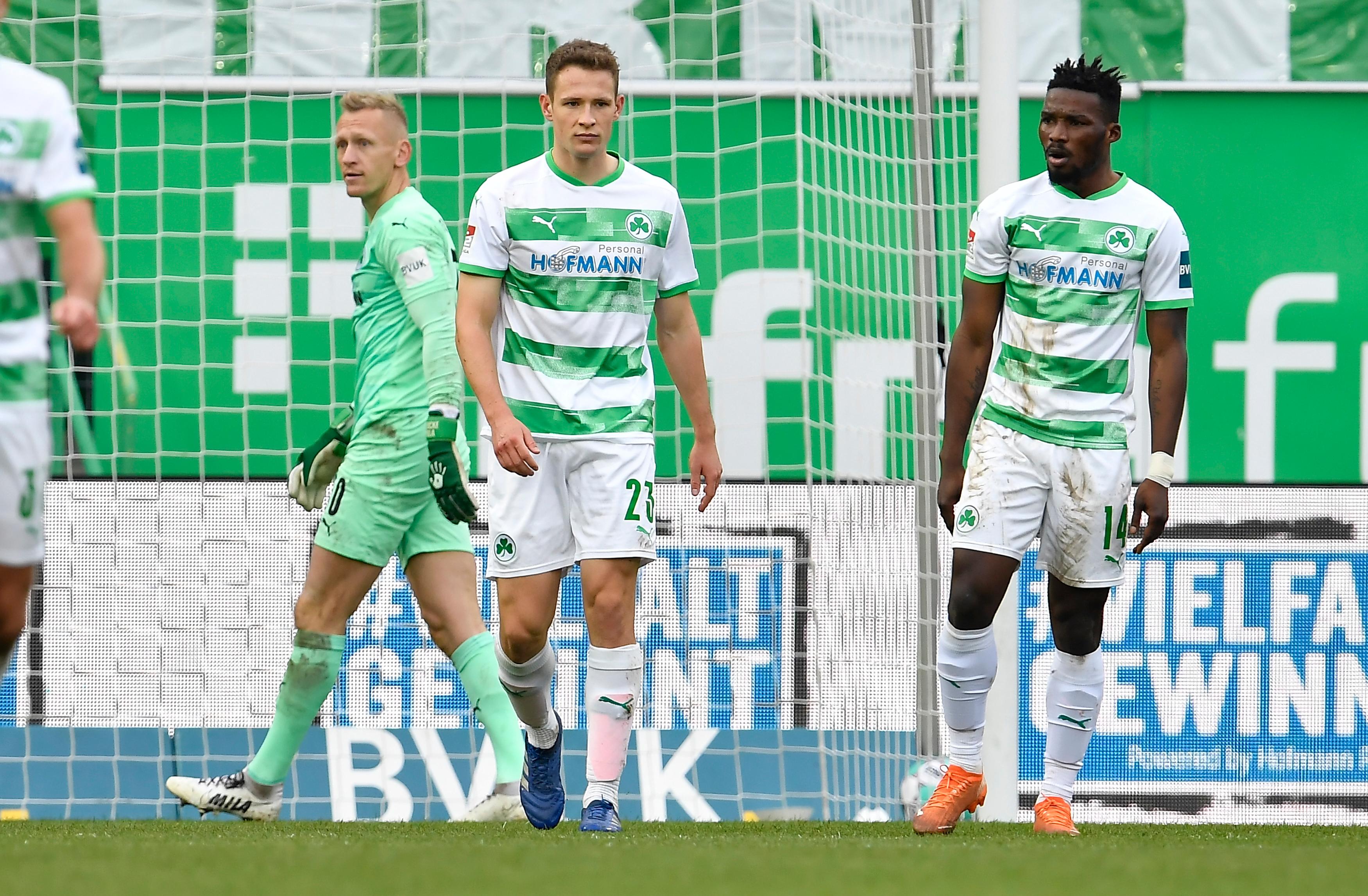 Paul Jaeckel: Erzielte das 1:0 per Kopf und sorgte unglücklich für den Ausgleich, als er angeschossen wurde. Ließ sich davon aber nicht aus der Ruhe bringen und spielte einen ordentlichen Part in der Innenverteidigung.