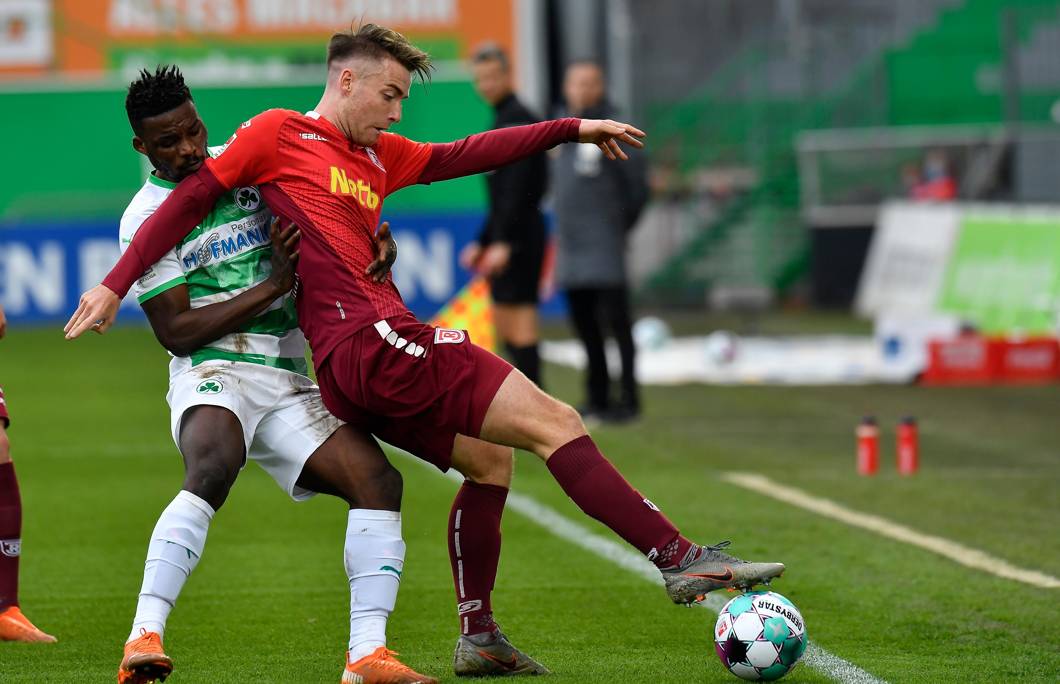 Mit einigen wichtigen Ballgewinnen und auch gutem Auge für die Situation. Verlässliche Größe vor der Abwehr.