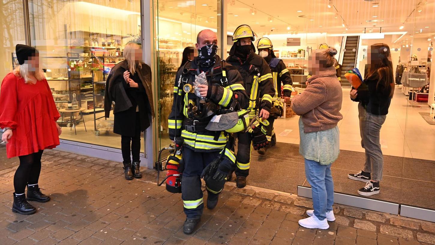 Feuerwehr-Einsatz bei den Arcaden in Erlangen