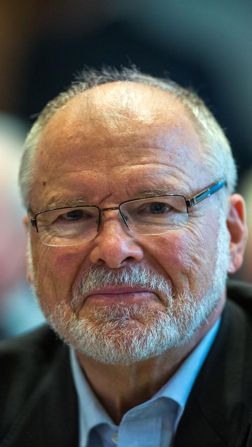 Harald Ringstorff war von 1998 bis 2008 Ministerpräsident von Mecklenburg-Vorpommern. Bundesweit für Aufsehen sorgte er, als er 1998 ein Bündnis mit der SED-Nachfolgepartei PDS einging.