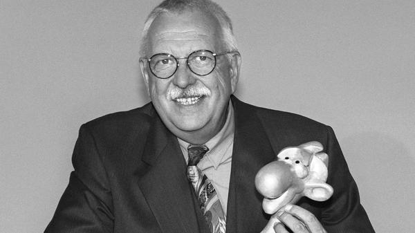 Durch die RTL-Show "Wie Bitte?!" wurde Geert Müller-Gerbes bundesweit bekannt. Am Montag, den 23. November, ist der der Journalist und Talkshow-Pionier im Alter von 83 Jahren gestorben.