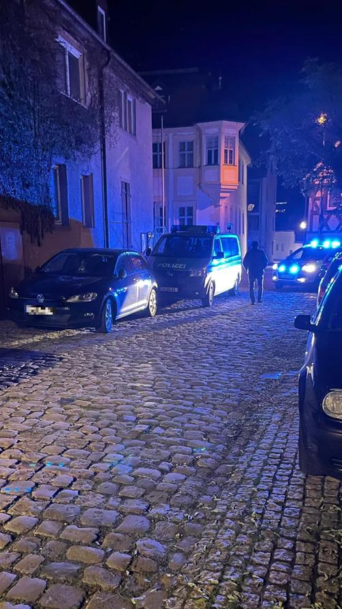 Größerer Polizeieinsatz in Wilhermsdorf - Polizist bei Festnahme verletzt
