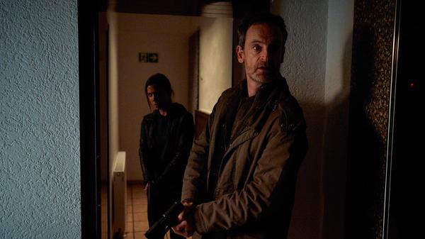 Geht sehr viel Risiko ein: Hauptkommissar Peter Faber (Jörg Hartmann) und verliert dadurch seine Kollegin Nora Dalay (Aylin Tezel), die den Dienst quittiert.