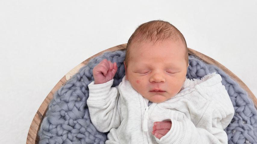 Der kleine Fynn kam am 21. November in der Klinik Hallerwiese zur Welt. Mit seinen 50 cm bringt der kleine Mann 3580 g auf die Waage.