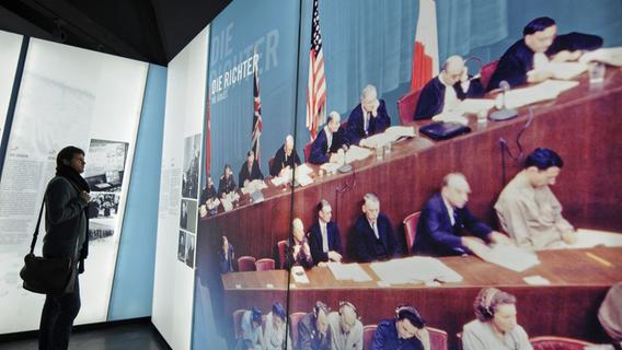 Blick auf eine Ausstellungswand im Memorium Nürnberger Prozesse. Auch die Geschichtsvermittlung, die hier seit zehn Jahren für Besucher aus der ganzen Welt erfolgt, gehört in die Begründung zur Weltkulturerbe-Bewerbung.
Blick auf eine Ausstellungswand im Memorium Nürnberger Prozesse. Auch die Geschichtsvermittlung, die hier seit zehn Jahren für Besucher aus der ganzen Welt erfolgt, gehört in die Begründung zur Weltkulturerbe-Bewerbung.