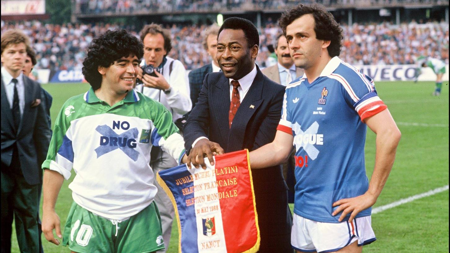 Abschied von der "Hand Gottes": Sport-Ikonen wie Pele (Mitte) melden sich nach dem Tod von Diego Maradona zu Wort.