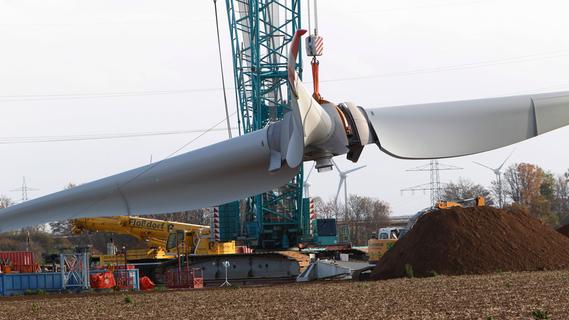 Umweltminister Glauber: "Ohne neue Windräder geht es nicht weiter"