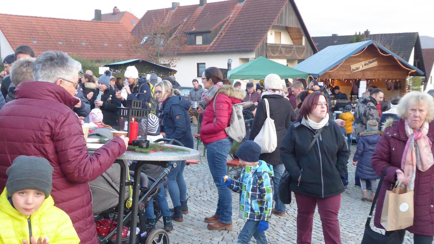 Wegen Corona ohne Adventsmarkt und Dorfaktivitäten: Stimmen aus Weilersbach