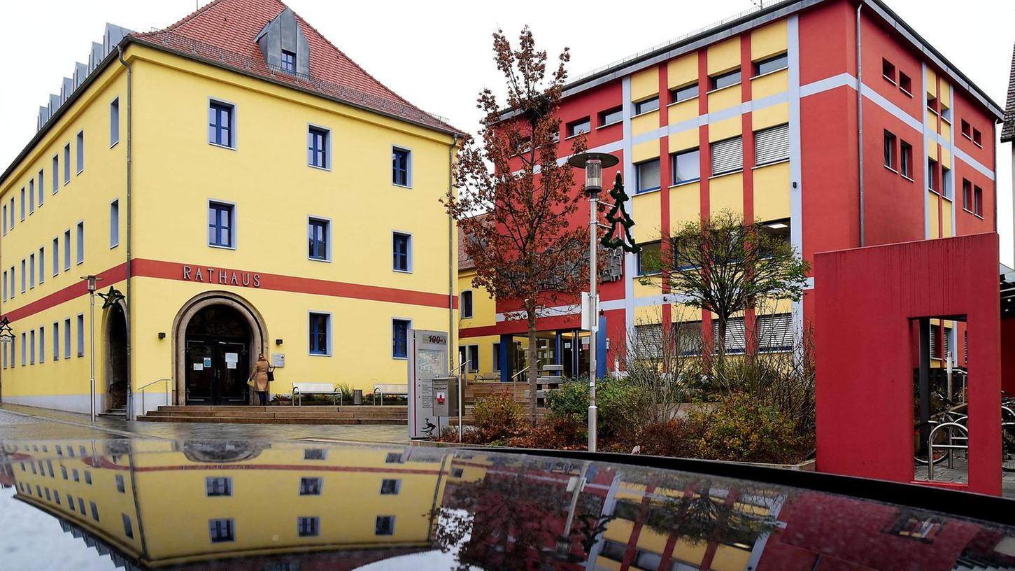 Zirndorf: Mehrheit drückt Referenten durch