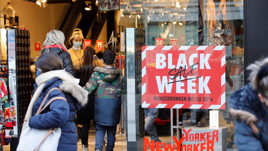 Black Friday in Nürnberg: Glücksgefühle, Kaufrausch, volle Tüten