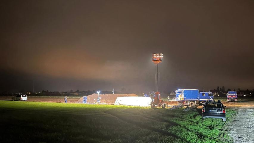 Die Bombe konnte gegen 23:30 entschärft werden. Dass sie nach Einbruch der Dunkelheit beseitigt wurde, war durchaus ungewöhnlich.