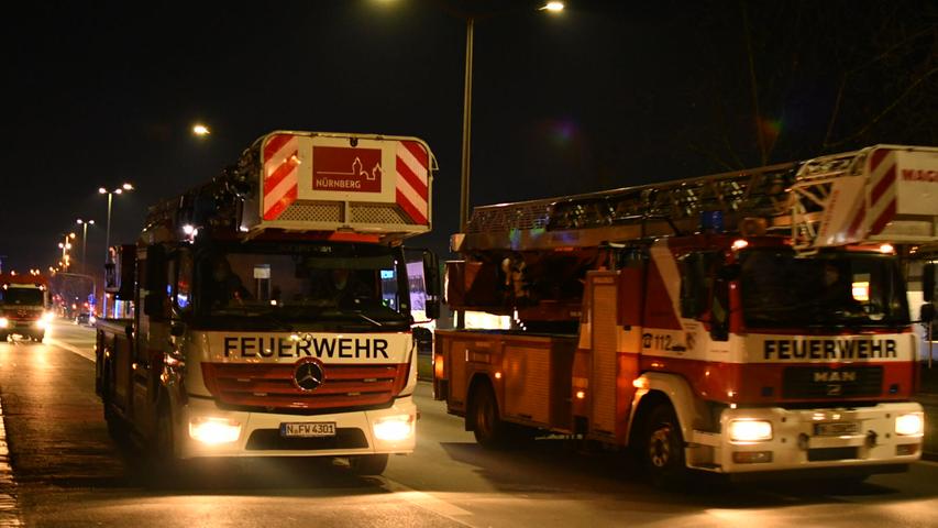 Maschine gerät in Nürnberger Firma in Brand