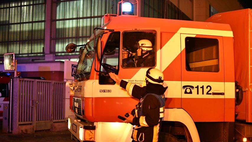 Maschine gerät in Nürnberger Firma in Brand