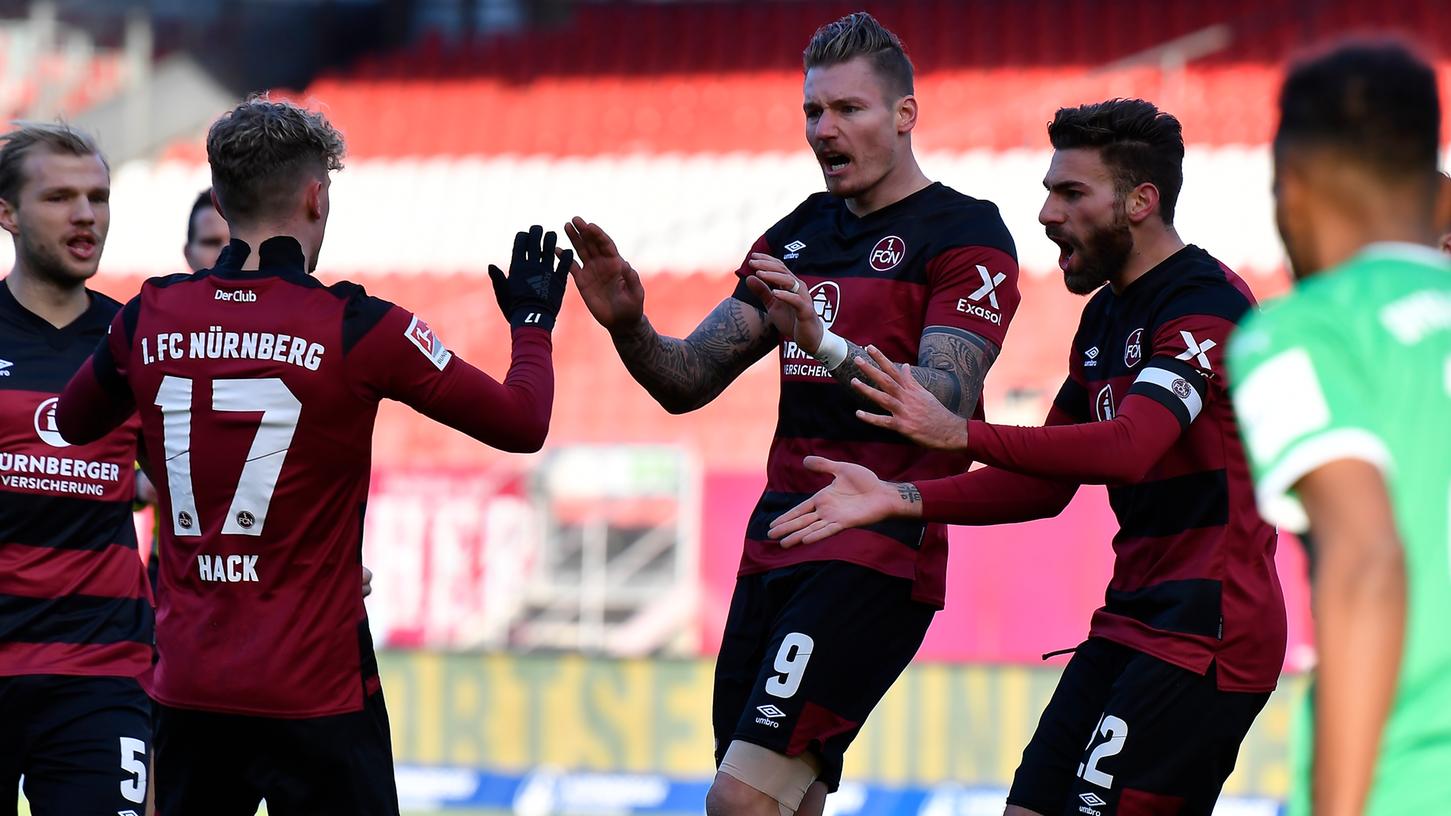 Gegen Osnabrück bediente Enrico Valentini Neuzugang Manuel Schäffler, im Derby tat es Robin Hack seinem Kapitän gleich.
Gegen Osnabrück bediente Enrico Valentini Neuzugang Manuel Schäffler, im Derby tat es Robin Hack seinem Kapitän gleich.