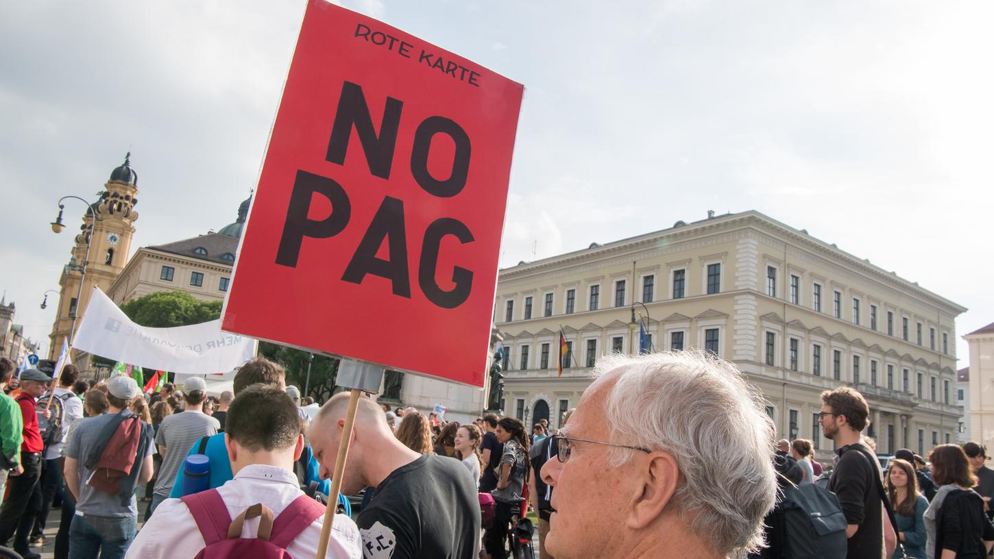 2018 gab es deutschlandweit Demonstrationen gegen das Polizeiaufgabengesetz.