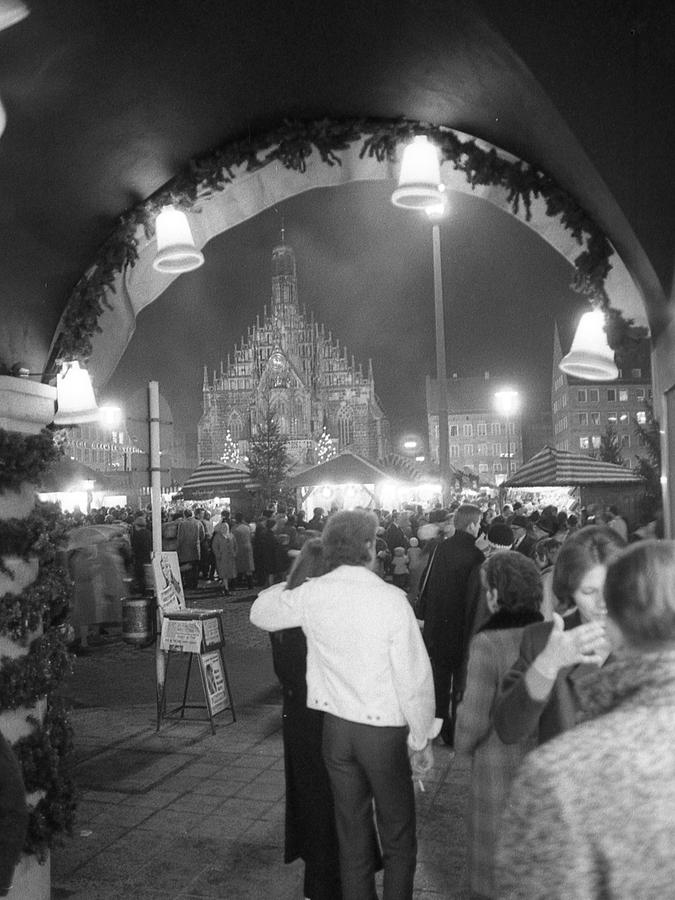 6. Dezember 1970: Christkindlesmarkt feierlich eröffnet