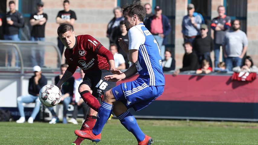 Eine Spielklasse höher, in der dem Nürnberger Selbstverständnis entsprechenden Lieblingsliga, suchte der FCN im Winter ebenfalls nach Verstärkungen - und fand in Person von Andreas Bornemann lediglich Ivo Ilicevic. Der Flügelspieler brachte mit 134 vor allem beim HSV gesammelten Bundesliga-Einsätzen reichlich Erfahrung in die Club-Kabine, aber fortan kaum auf den Platz. Ilicevic, ein gebürtiger Aschaffenburger, war vor seinem An-Bord-gehen beim Altmeister selbst in der mit dem deutschen Oberhaus nicht zu vergleichenden kasachischen Eliteliga letztmals im Oktober am Ball gewesen. Fehlende Spielpraxis, fehlende Fitness - der Franko-Kroate wurde beim im Sommer schon wieder abgestiegenen FCN kein Faktor und war nach nur drei Kurzeinsätzen wieder weg. Eine Spielklasse höher, in der dem Nürnberger Selbstverständnis entsprechenden Lieblingsliga, suchte der FCN im Winter ebenfalls nach Verstärkungen - und fand in Person von Andreas Bornemann lediglich Ivo Ilicevic. Der Flügelspieler brachte mit 134 vor allem beim HSV gesammelten Bundesliga-Einsätzen reichlich Erfahrung in die Club-Kabine, aber fortan kaum auf den Platz. Ilicevic, ein gebürtiger Aschaffenburger, war vor seinem An-Bord-gehen beim Altmeister selbst in der mit dem deutschen Oberhaus nicht zu vergleichenden kasachischen Eliteliga letztmals im Oktober am Ball gewesen. Fehlende Spielpraxis, fehlende Fitness - der Franko-Kroate wurde beim im Sommer schon wieder abgestiegenen FCN kein Faktor und war nach nur drei Kurzeinsätzen wieder weg.