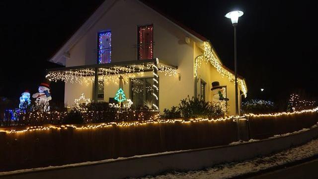 So leuchtet das Weihnachtshaus in Richtheim