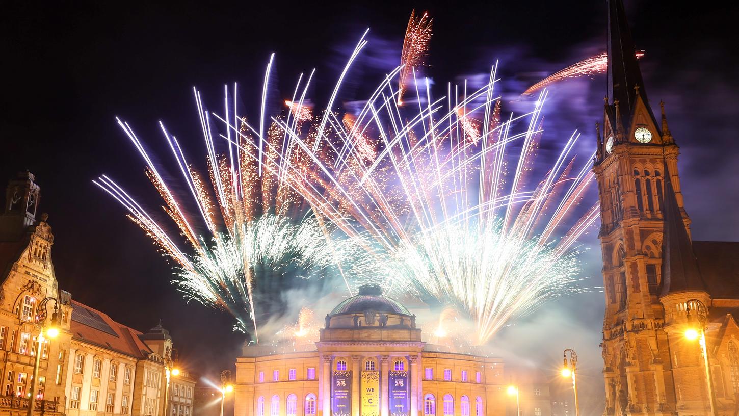 Feuerwerk in Chemnitz: Die Stadt wurde am 28. Oktober von der Jury als Kulturhauptstadt Europas gewählt. 