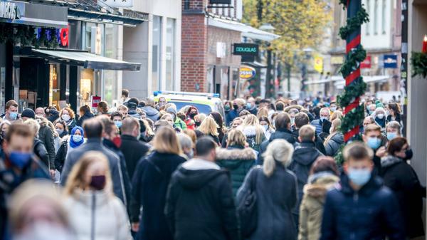 Auf öffentlichen Plätzen gilt in ganz Bayern ein allgemeines Alkoholverbot. Als öffentliche Orte zählen Innenstädte und sonstige Plätze unter freiem Himmel.