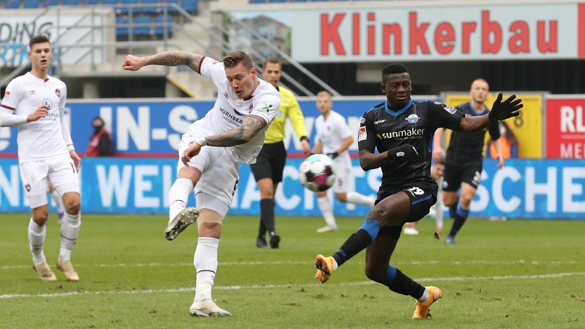 Ausgesprochen kämpferisch präsentierte sich der Club zu Gast beim SC Paderborn und schloss das Spiel schließlich mit 2:0 ab. Was die Fans dazu sagen, lesen Sie hier.