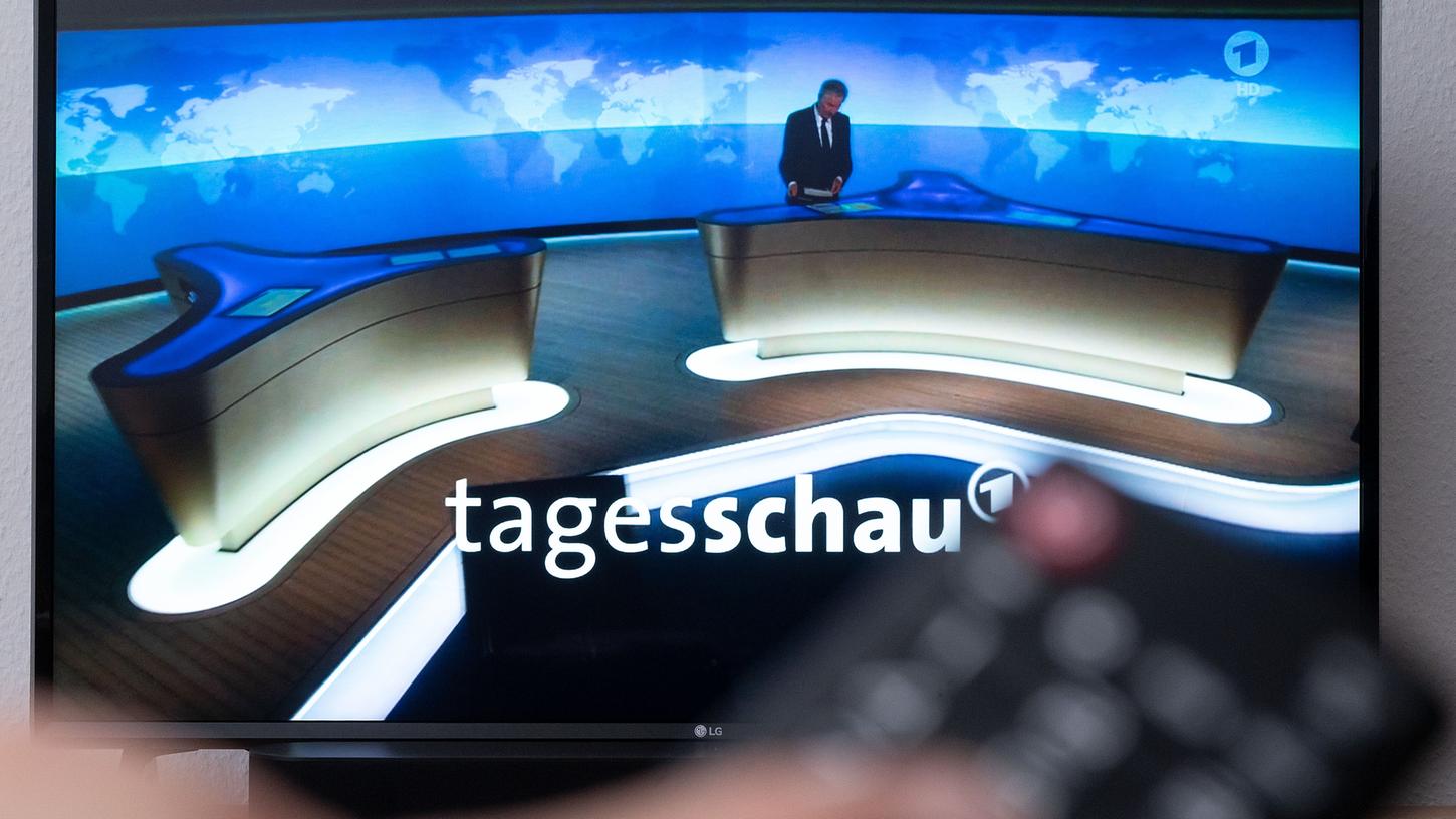 Die geplante Erhöhung des Rundfunkbeitrags zum 1. Januar 2021 steht wegen eines drohenden Vetos in Sachsen-Anhalt für ganz Deutschland weiterhin auf der Kippe.