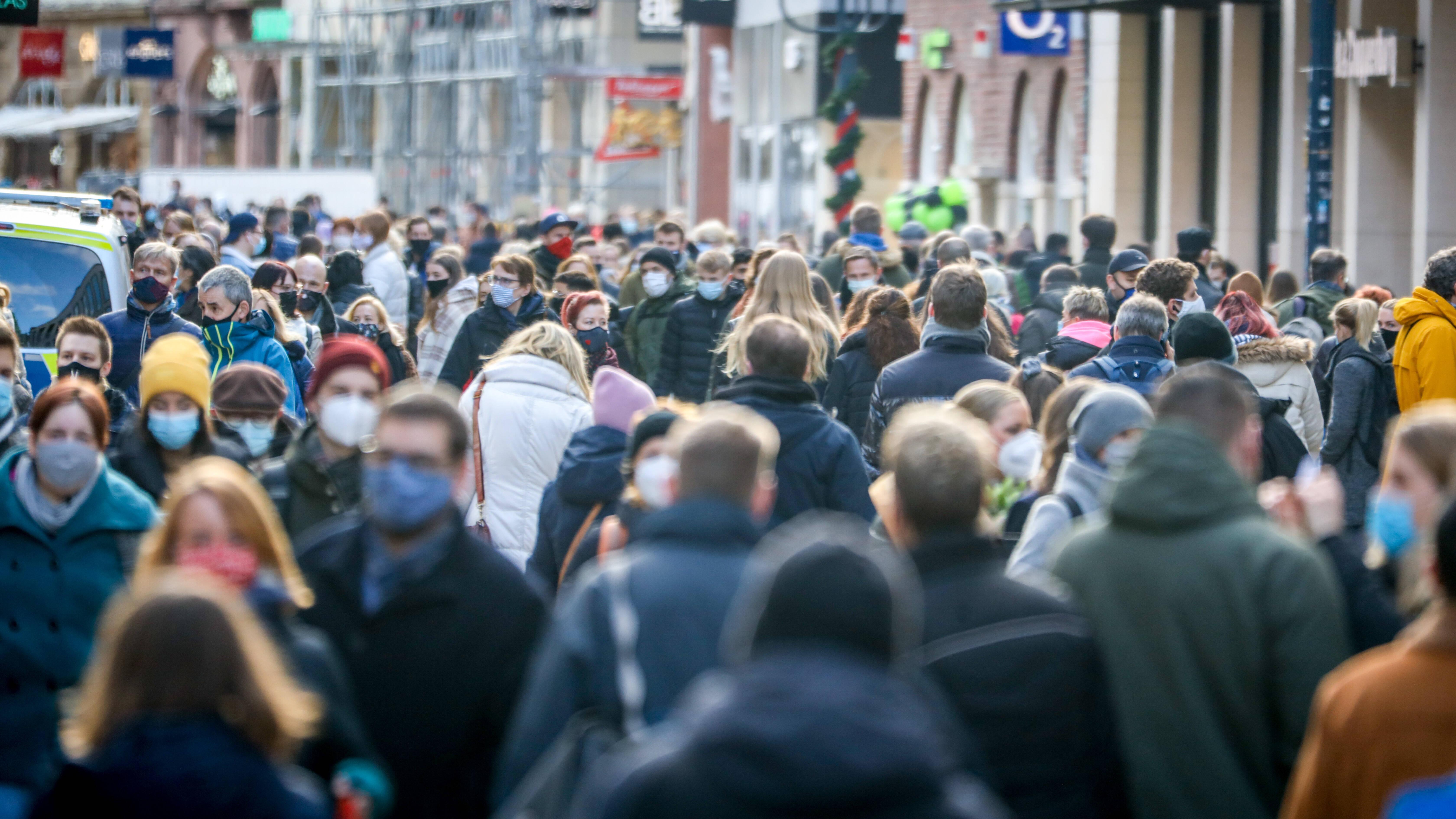 Verstärkte Maskenpflicht-Kontrolle am Montag in Bayern ...