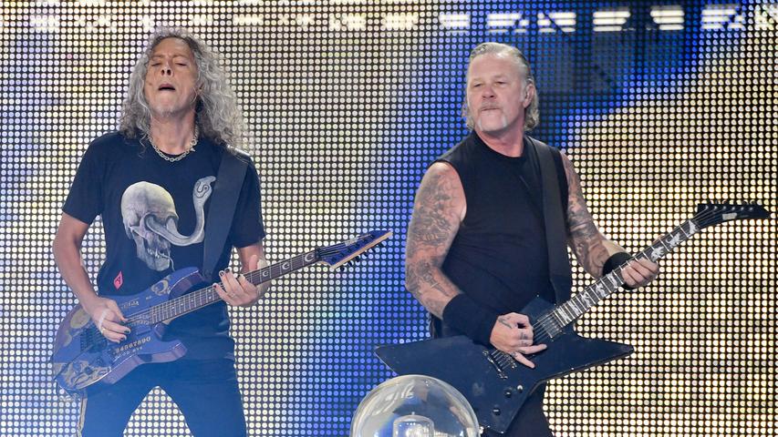 Kirk Hammett und James Hetfield (von links) dürfen sich zusammen mit den restlichen Mitgliedern der Band über Platz sieben freuen.