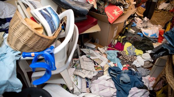 KINA - Ein Messie kann keine Ordnung halten