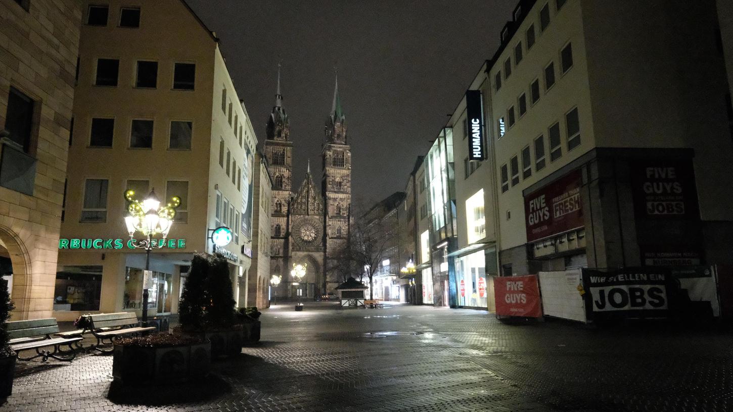 Auch an Weihnachten sollen die Straßen in Nürnberg möglichst leer sein - die Ausgangssperre gilt auch über das Fest. 
