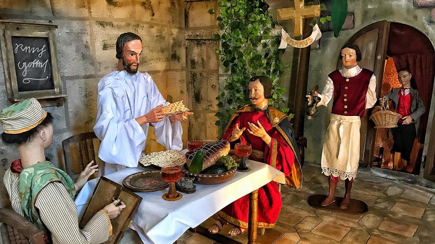 Der Emmaus-Wirt Jesus und seinen Jüngern ein reichhaltiges Essen aufgetischt und gerade sieht er in seinem Biergarten nach, ob er den Ausflüglern aus Jerusalem vom guten Rotwein nachschenken soll.