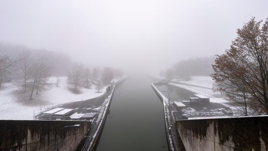 Der Landkreis Roth trägt zum zweiten Mal in diesem Winter "weiß". Salvatore Giurdanella zwar zwischen Roth und Hilpoltstein unterwegs und hat Nebel und Schnee eingefangen. Hier gehts zur Nordsee: Der Main-Donau-Kanal.