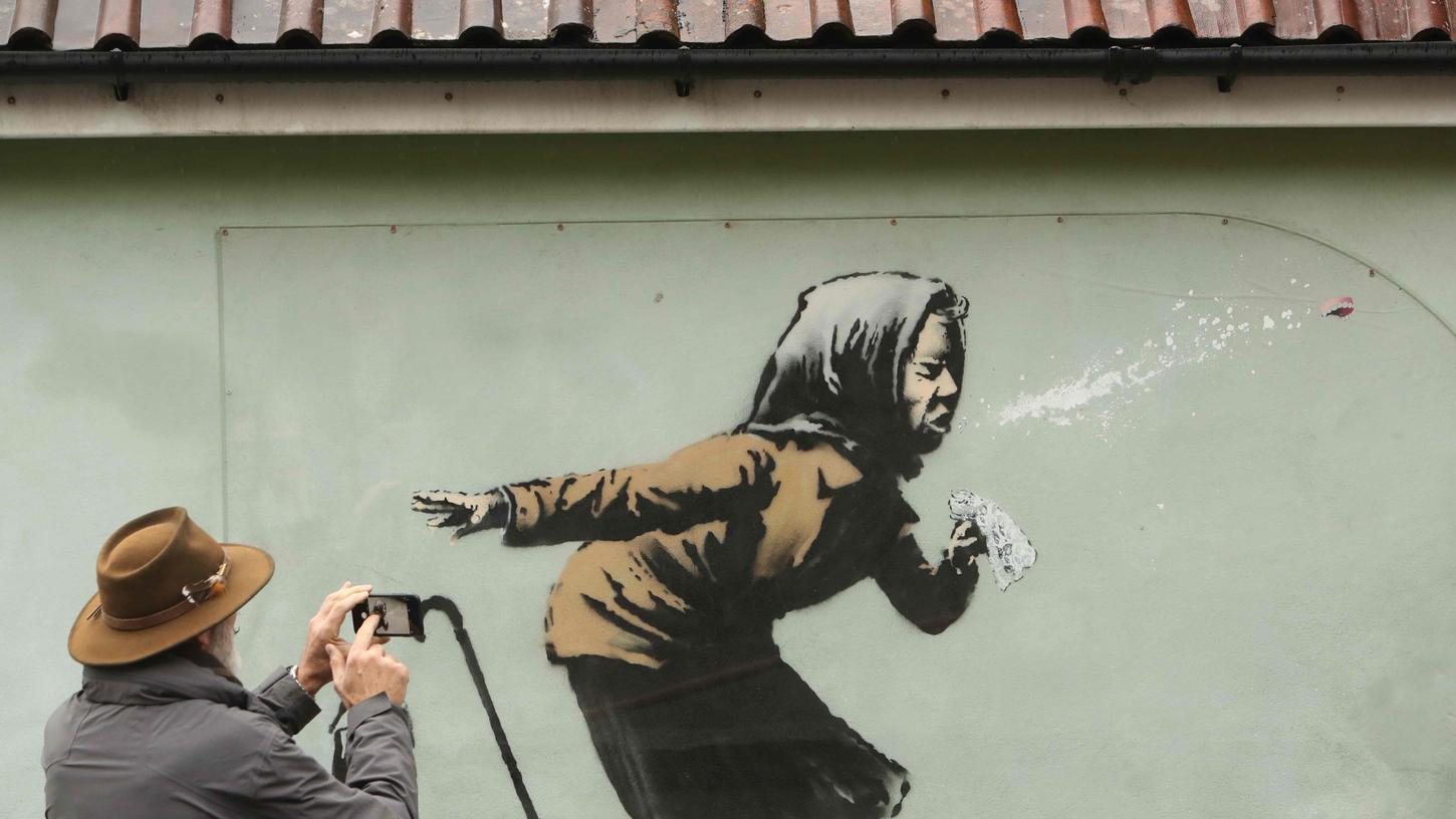 Banksys jüngstes Streetart-Werk ziert in seiner Heimatstadt Bristol eine Hauswand.