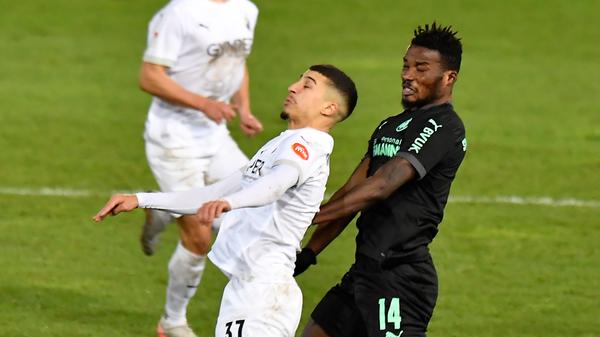 Der Vorarbeiter im defensiven Mittelfeld hätte sich wahrscheinlich schon länger eine Pause verdient gehabt, aber bis zur Niederlage gegen Heidenheim lief es eben so gut. Im runtergekühlten Hardtwaldstadion musste Hans Nunoo Sarpei knapp 70 Minuten auf der Bank frieren, dann trug er mit dazu bei, den Sieg ins Ziel zu bringen.