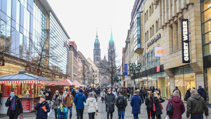 Angst vor komplettem Shutdown: Großer Andrang in Nürnbergs Innenstadt