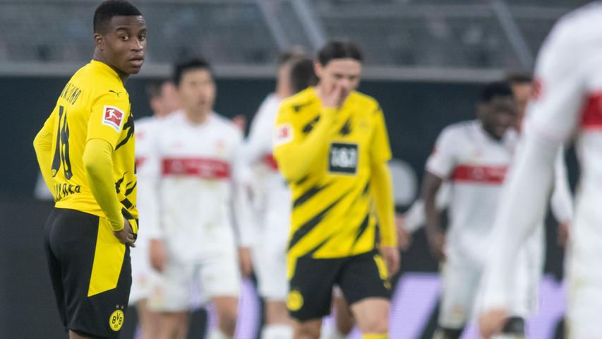 Stuttgart Blamiert Bvb Bayern Muht Sich Bei Union Zu Remis Sport Nordbayern De
