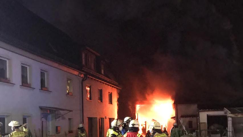 Flammen im Landkreis Fürth: Feuerwehr nach Brand im Großeinsatz