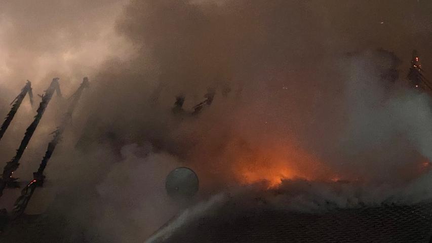 Flammen im Landkreis Fürth: Feuerwehr nach Brand im Großeinsatz